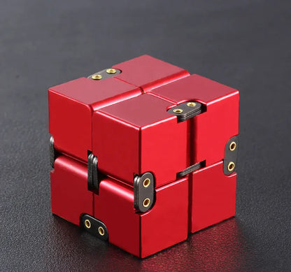 Unlimited Rotation Alloy Cube