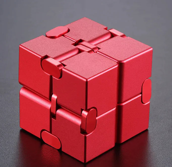 Unlimited Rotation Alloy Cube