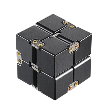 Unlimited Rotation Alloy Cube