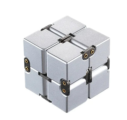 Unlimited Rotation Alloy Cube